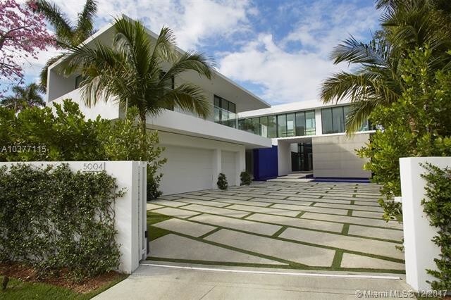 Foto del edificio - 5004 N Bay Rd