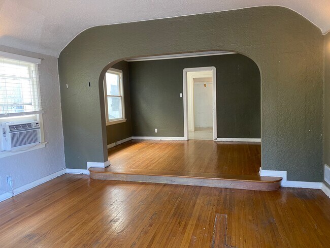 Foto del edificio - 358 N Gardner St