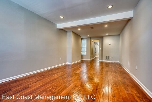 Building Photo - 3 br, 2.5 bath House - 1209 W Lombard St