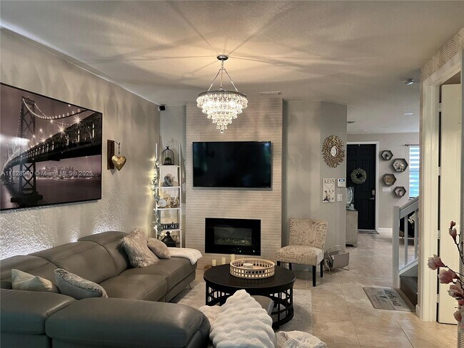 Foto del edificio - 6974 Halton Park Ln