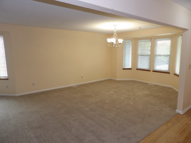 Building Photo - 3830 Gingham Way