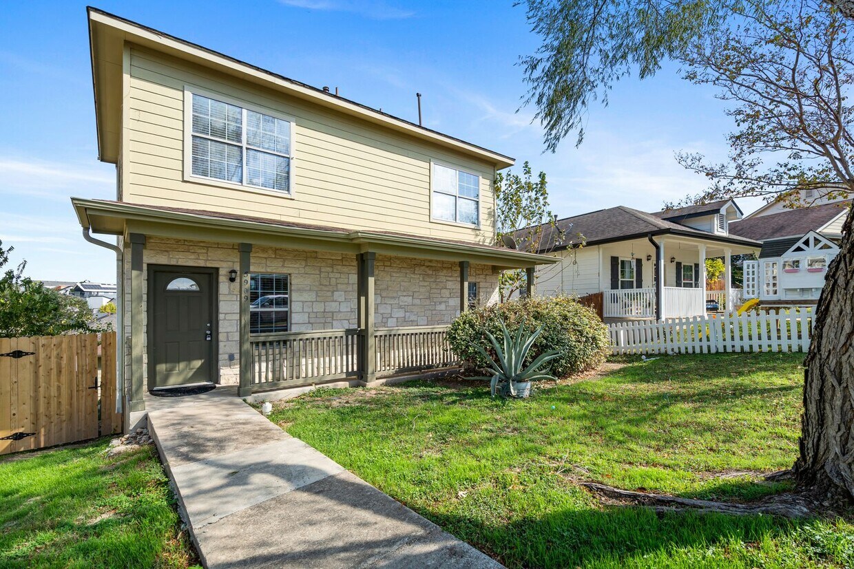 Primary Photo - Agavae - MLK / 183 - Remodeled 3BD 2.5BA -...