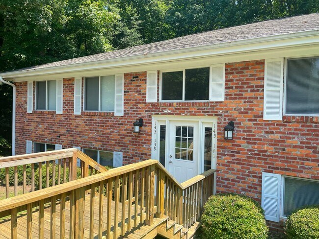 Building Photo - 139 Albemarle Dr