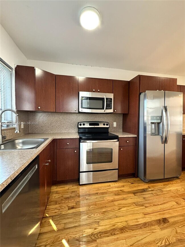 Foto del edificio - 5353 SW 6th St