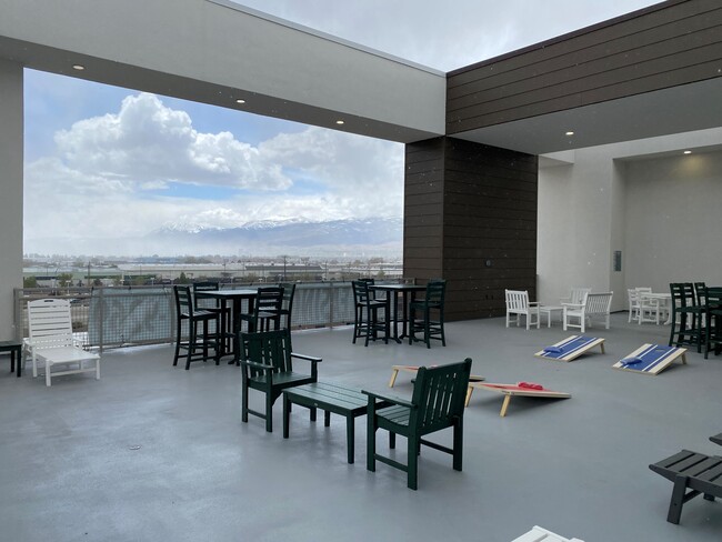 Building Photo - The Atrium at Victorian Square