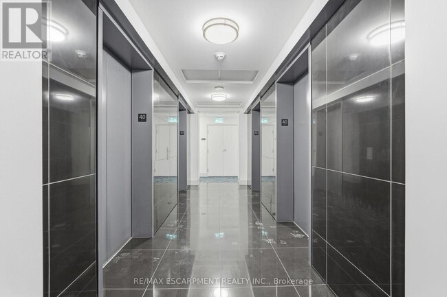 Building Photo - 10 Navy Wharf Ct