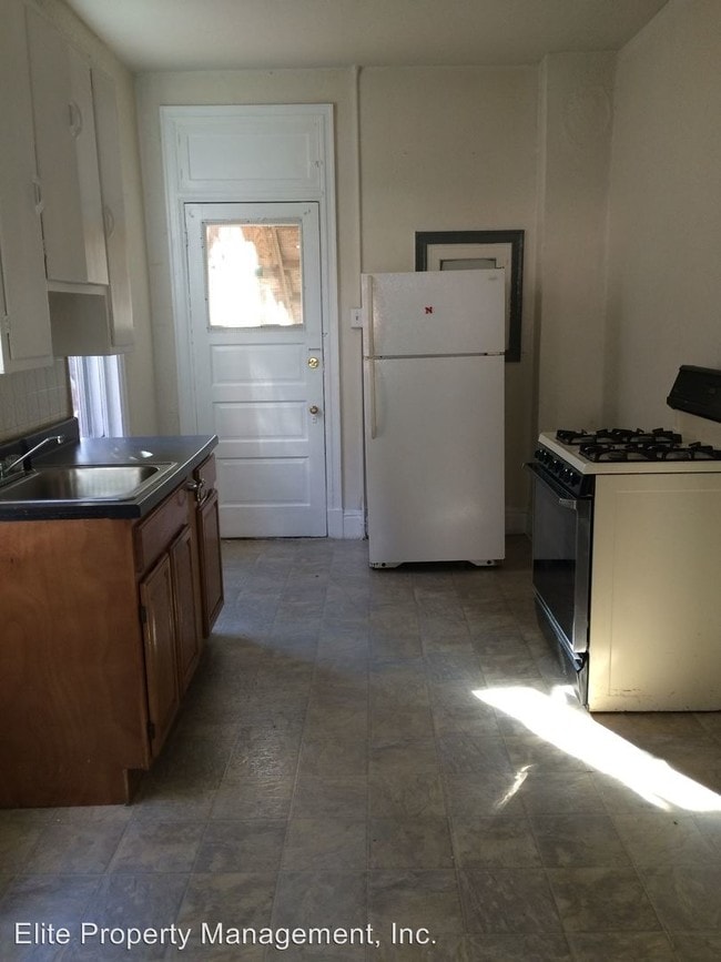 Building Photo - 3 br, 1 bath House - 336 S. Penn St.