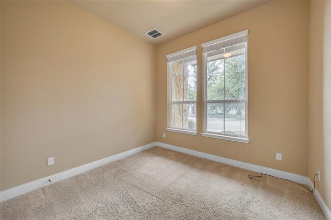 Foto del edificio - 10821 Crosbyton Ln