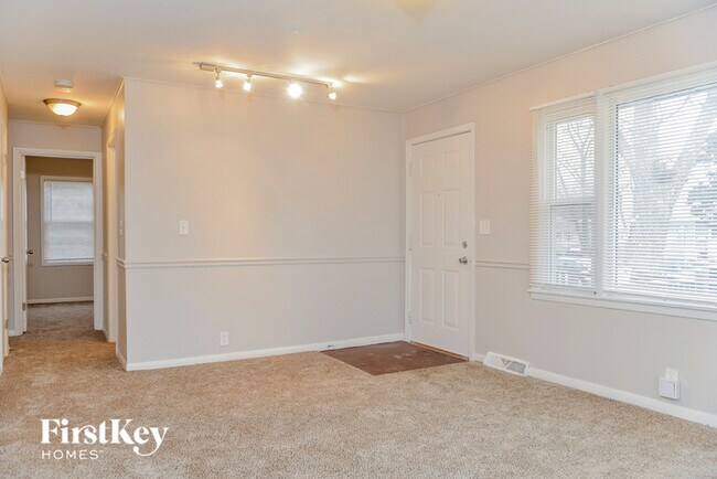 Building Photo - 1054 S Pleasure Ct