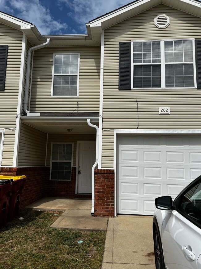 Building Photo - 202 Johnson Ct