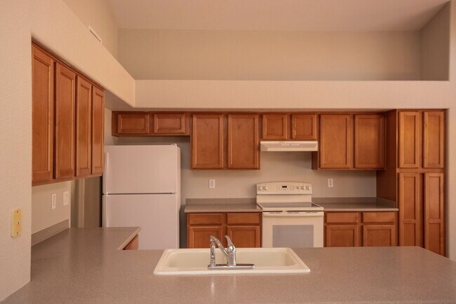 Foto del edificio - 16362 W Adams St