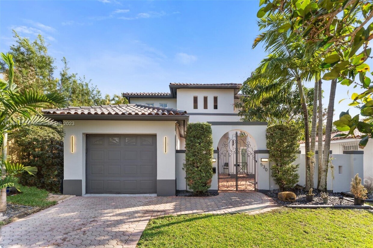 Primary Photo - 530 Minorca Ave