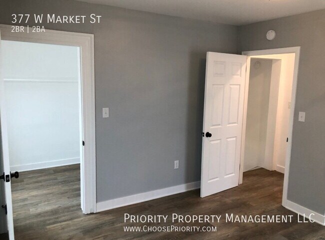 Foto del edificio - 377 W Market St