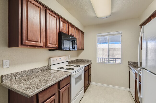 Foto del edificio - 5098 River Glen Dr