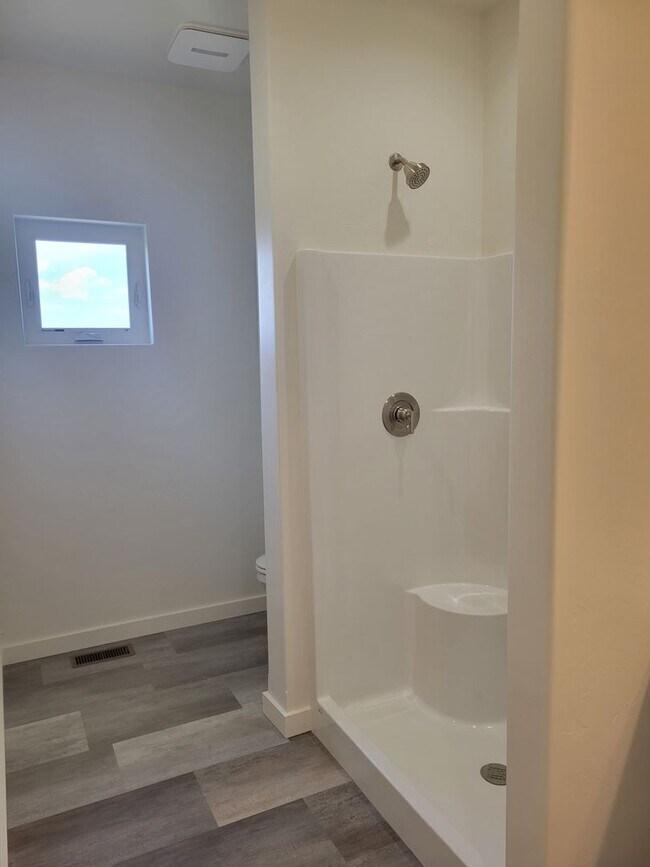 Foto del edificio - 3 bedroom 2 bath in Three Forks