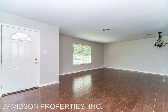Building Photo - 2 br, 1 bath House - 447 Brees Blvd