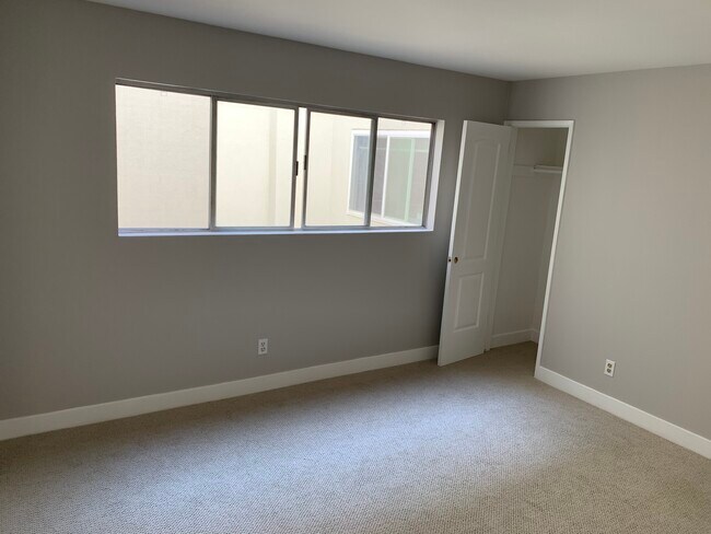 Bedroom - 1600 Ardmore Ave