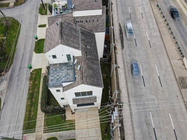 Building Photo - 1613 Bonner St