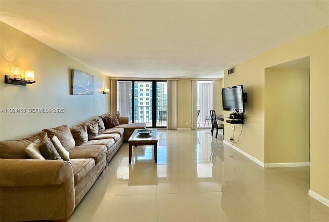 Foto del edificio - 2401 S Ocean Dr