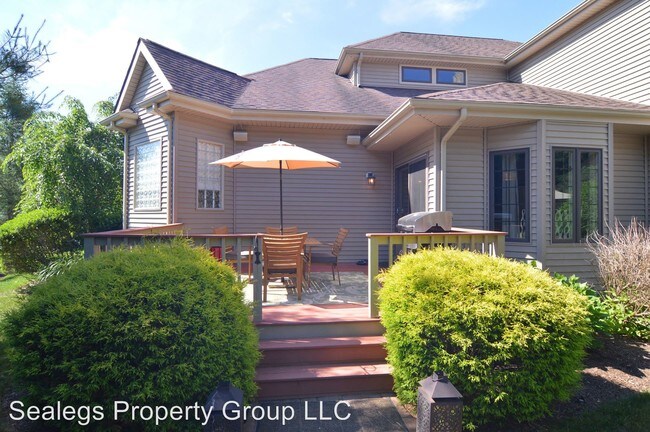 Building Photo - 6 br, 3.5 bath House - 39 Bluejay Drive