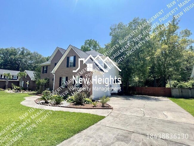 Building Photo - Luxurios 4 Bd Home in Newington Plantation !!