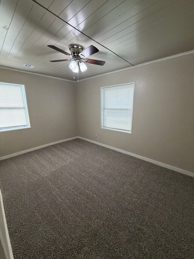 Foto del edificio - 3 Bedroom 1 Bath Home For Rent