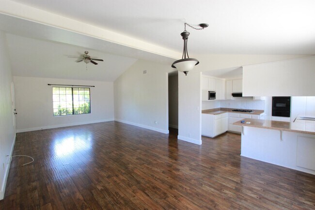 Foto del edificio - 24730 Cornstalk Rd