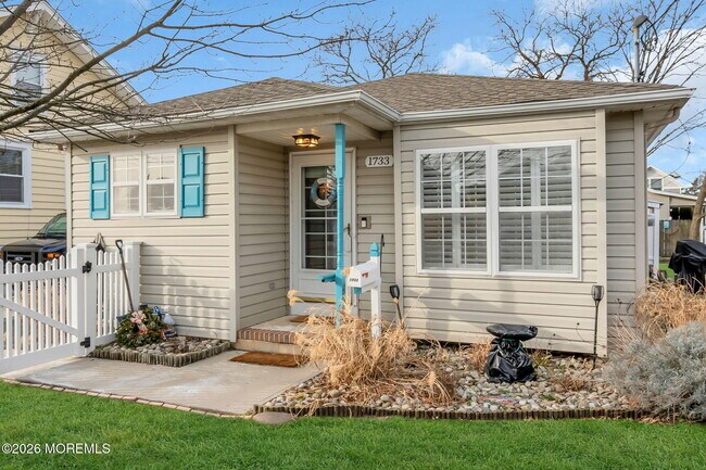 Foto del edificio - 1733 Melrose Ave