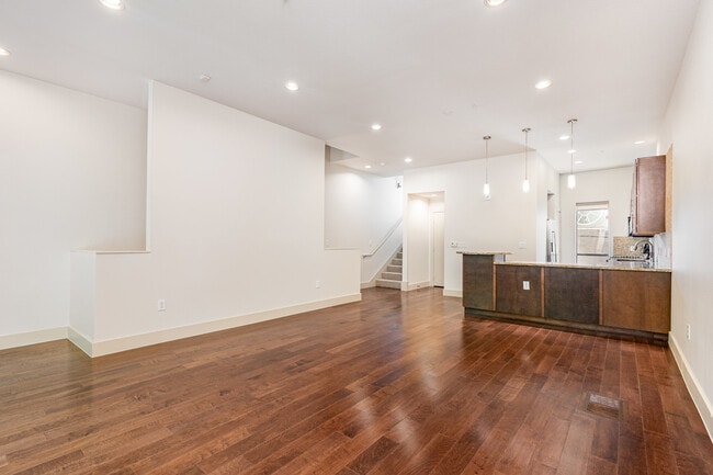 Building Photo - 4111 Newton Ave