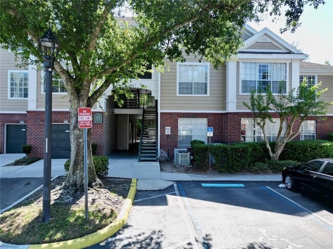 Foto del edificio - 13025 Mulberry Park Dr