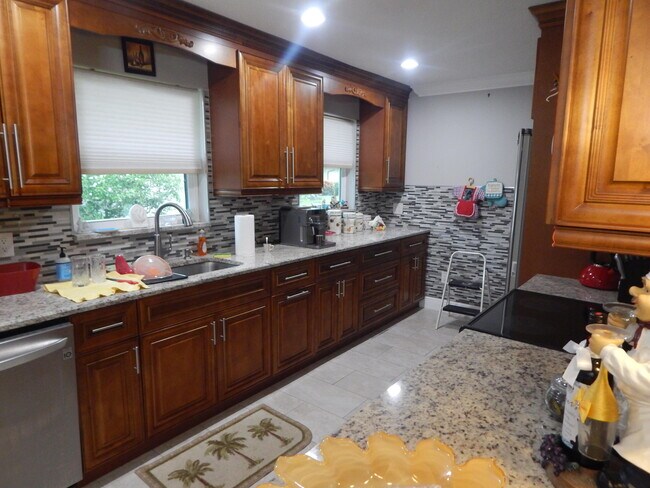 Foto del edificio - 6260 Olivewood Cir
