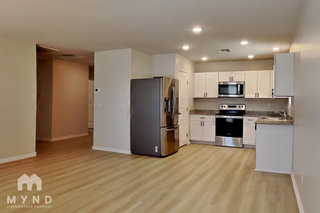 Building Photo - 11164 W Arvada Dr