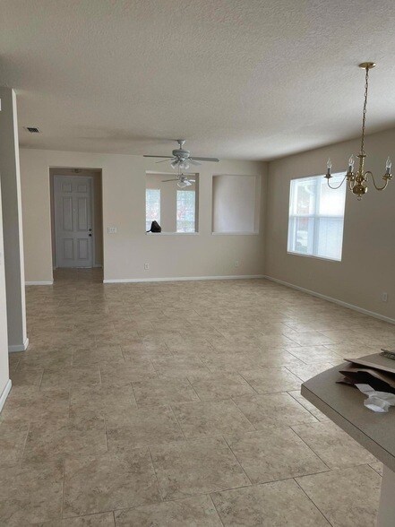 Foto del edificio - 4312 Collinwood Dr