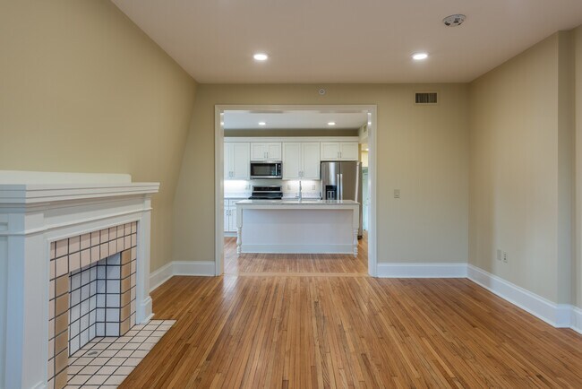 Foto del edificio - 462 W 6th St