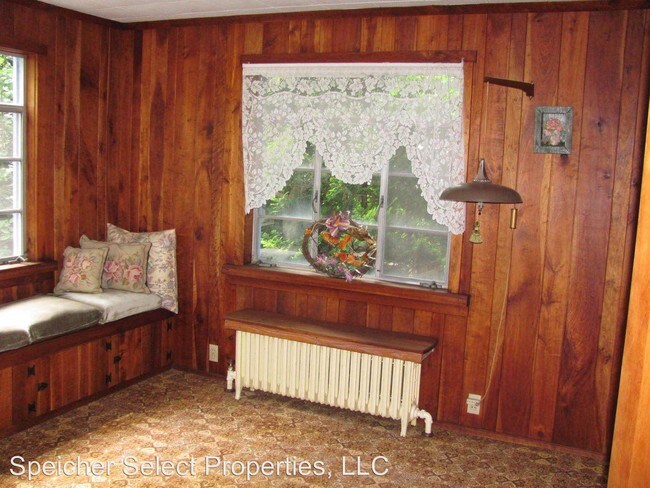Building Photo - 208 Old Orchard Way
