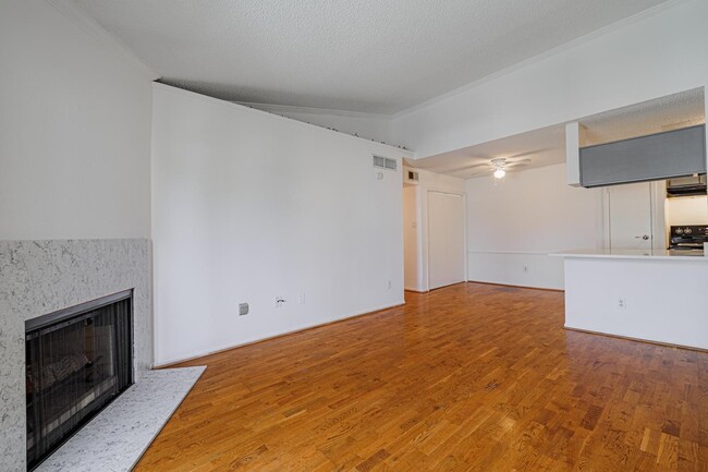 Building Photo - 3770 Lovers Wood Ln