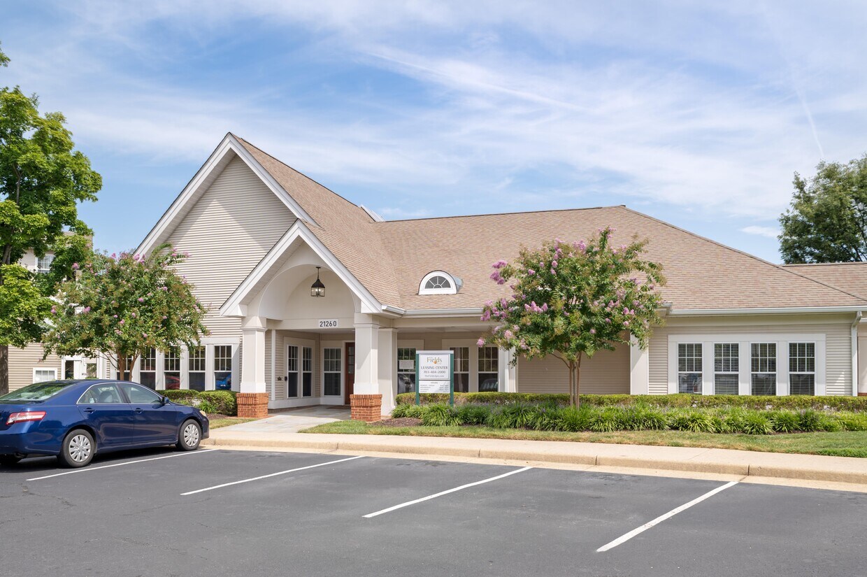 The Fields at Cascades Apartments in Sterling, VA
