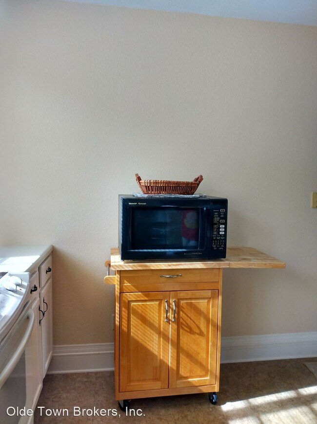 Building Photo - Studio, 1 bath House - 506 E. Concord Stre...