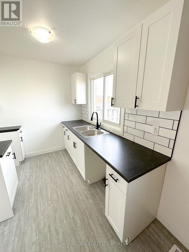 Building Photo - 71 Hagey Ave