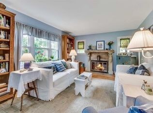 Building Photo - 42 Orchard St, Lindenhurst, NY 11757