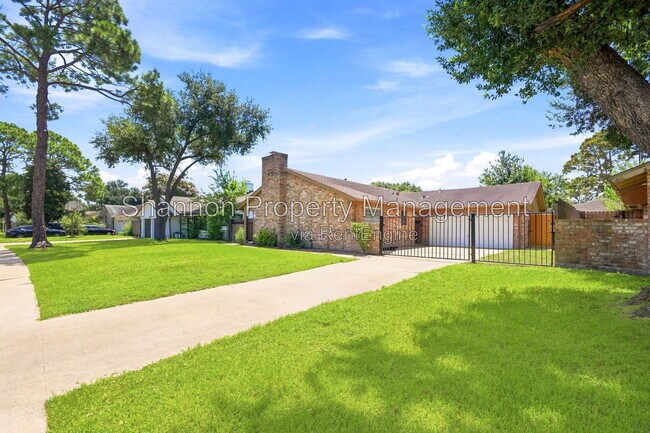 Foto del edificio - 6215 Autumn Arbor Dr