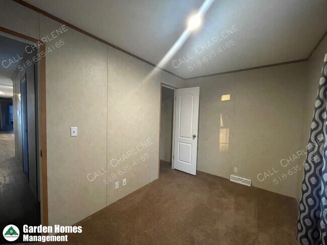 Building Photo - 8 Garden Cir