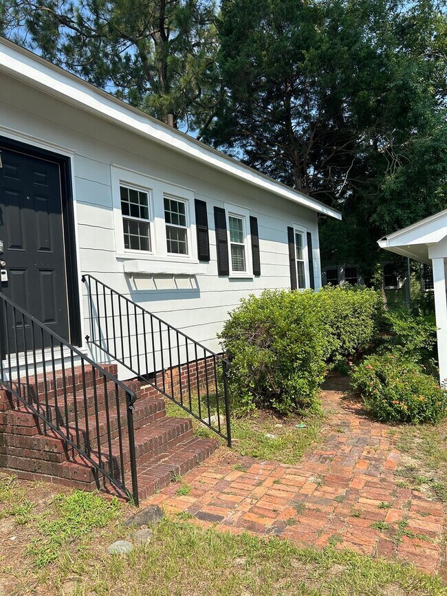 Foto del edificio - CHARMER LOCATED IN THE HEART OF DOWNTOWN CONWAY