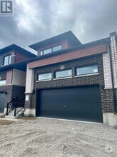 Building Photo - 3052 Sandy Acrs Ave