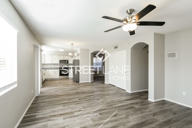 Building Photo - Charming 4 Bedroom in  North Phoenix!  Clo...
