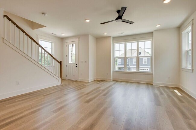 Building Photo - 216 Sounder Cir