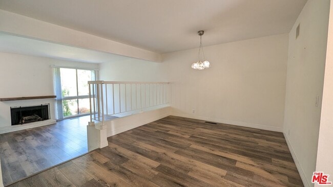 Building Photo - 1696 Palisades Dr