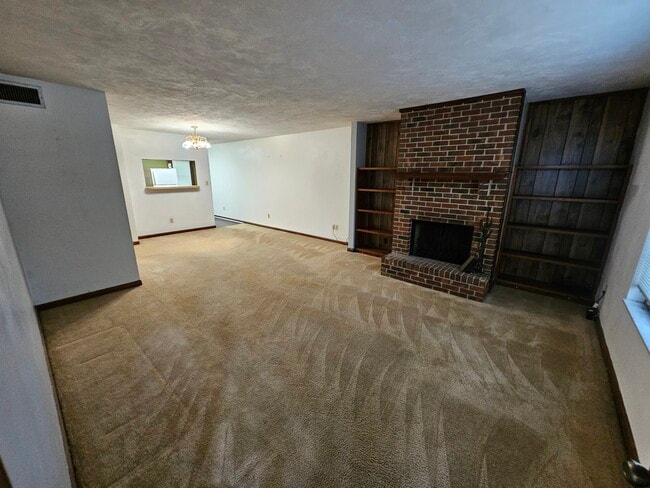 Building Photo - 324 Teal Ln