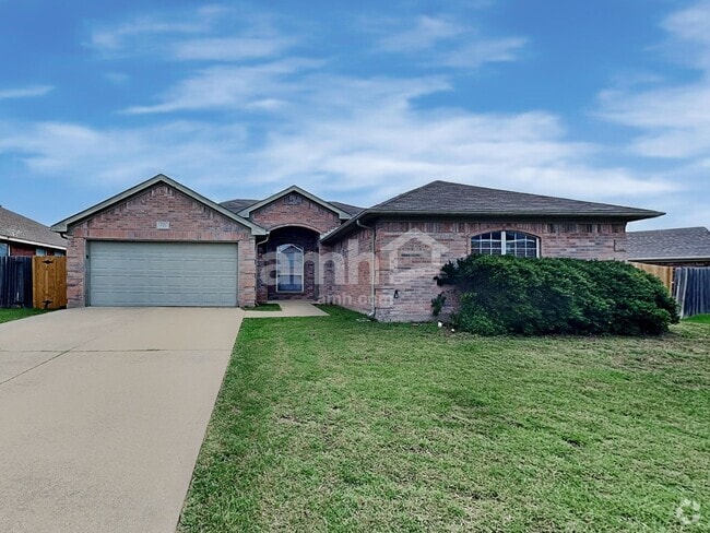 Building Photo - 521 Fossil Lake Ct
