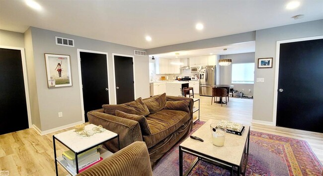 Foto del edificio - 1277 E Lincoln St